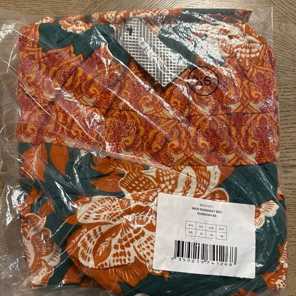 NWT City Chic Women's Maxi Runaway Border Size 14 - Picture 3 of 5